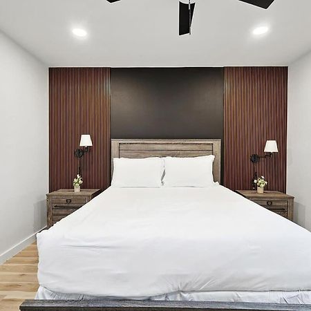 New 2B Townhome Near At&T Global Life 6Flag Arlington Exterior photo