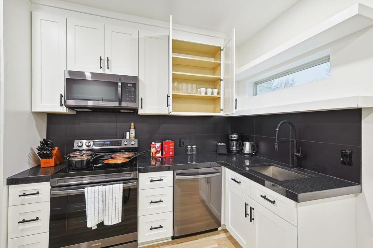New 2B Townhome Near At&T Global Life 6Flag Arlington Exterior photo